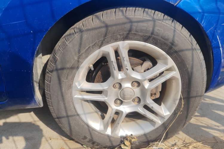 Used Ford Fiesta 2009 Hatchback 1.5L Automatic Fashion Edition Right Front Wheel Hub