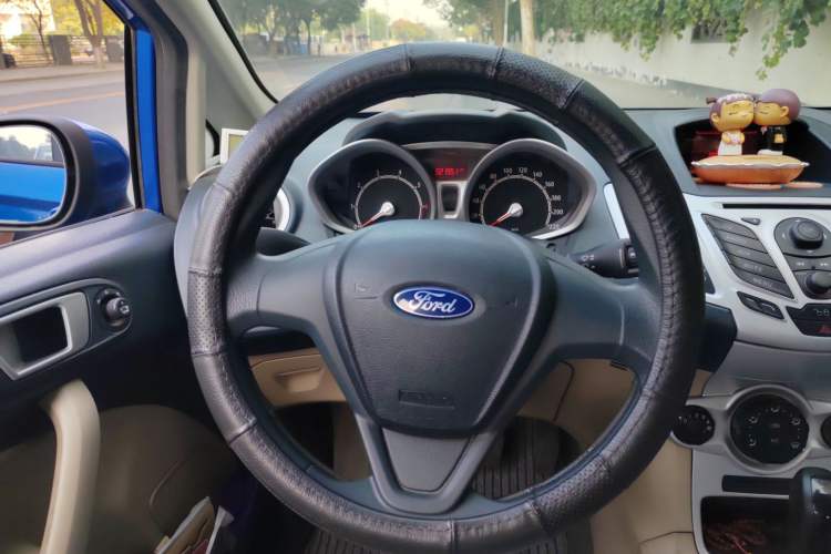 Used Ford Fiesta 2009 Hatchback 1.5L Automatic Fashion Edition Steering Wheel