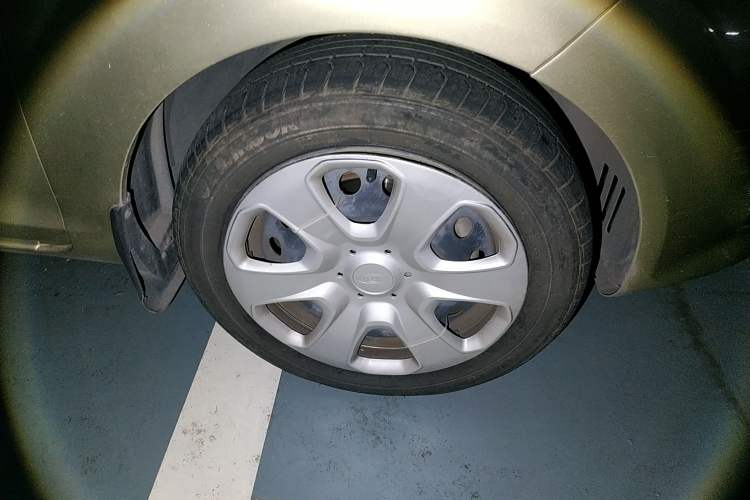 Used Ford Fiesta 2009 Sedan 1.5L Automatic Fashion Edition Right Front Wheel Hub