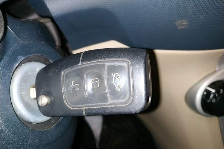 Used Ford Fiesta 2009 Sedan 1.5L Automatic Fashion Edition Vehicle Key