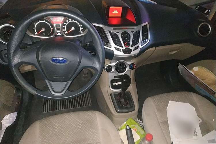 Used Ford Fiesta 2009 Hatchback 1.5L Automatic Fashion Edition Center Console