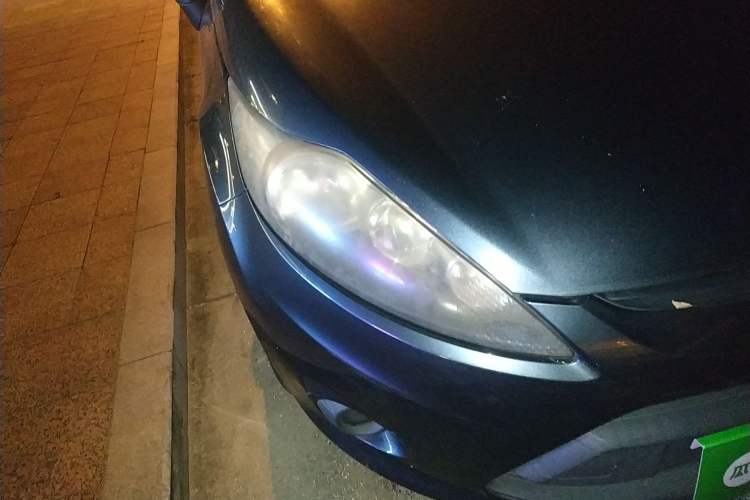 Used Ford Fiesta 2009 Hatchback 1.5L Automatic Fashion Edition Right Front Headlight