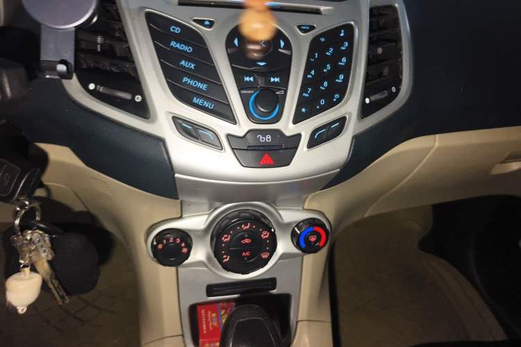 Used Ford Fiesta 2009 Sedan 1.5L Automatic Fashion Edition Audio And AC Panel