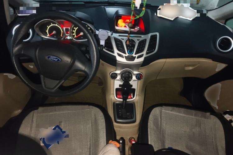 Used Ford Fiesta 2009 Sedan 1.5L Automatic Fashion Edition Center Console