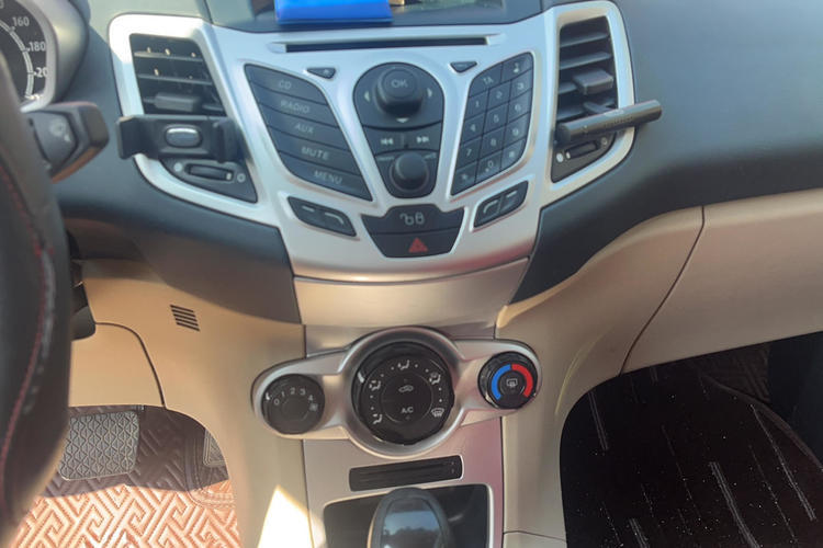 Used Ford Fiesta 2009 Hatchback 1.5L Automatic Fashion Edition Audio And AC Panel