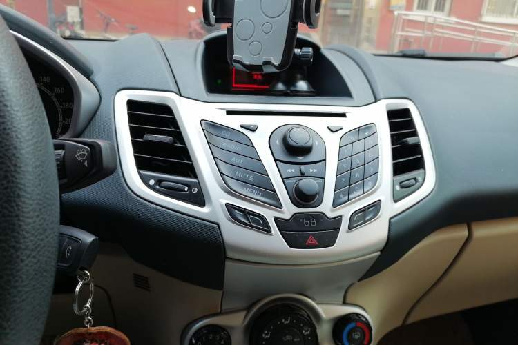 Used Ford Fiesta 2009 Hatchback 1.5L Automatic Fashion Edition Audio And AC Panel
