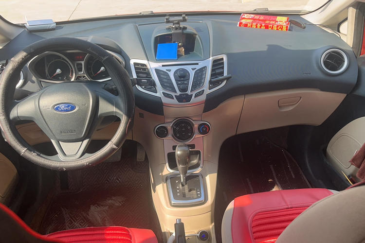 Used Ford Fiesta 2009 Hatchback 1.5L Automatic Fashion Edition Center Console