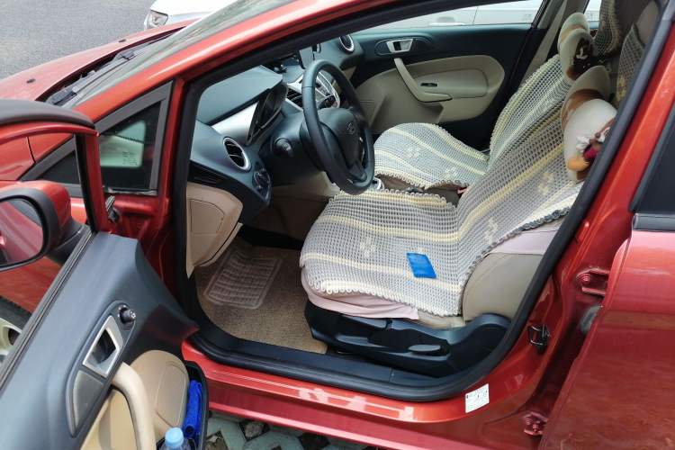 Used Ford Fiesta 2009 Hatchback 1.5L Automatic Fashion Edition Driver Seat