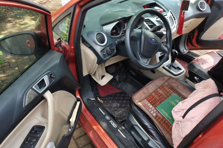 Used Ford Fiesta 2009 Hatchback 1.5L Automatic Fashion Edition Driver Seat
