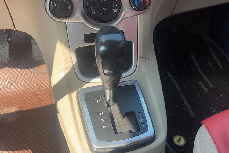 Used Ford Fiesta 2009 Hatchback 1.5L Automatic Fashion Edition Gear Lever