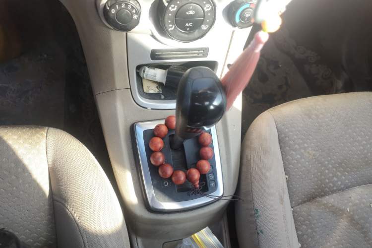 Used Ford Fiesta 2009 Hatchback 1.5L Automatic Fashion Edition Gear Lever