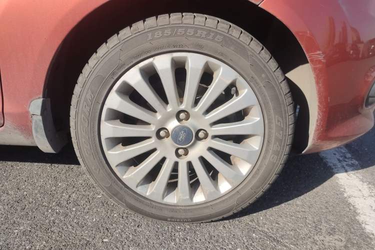 Used Ford Fiesta 2009 Hatchback 1.5L Automatic Fashion Edition Right Front Wheel Hub