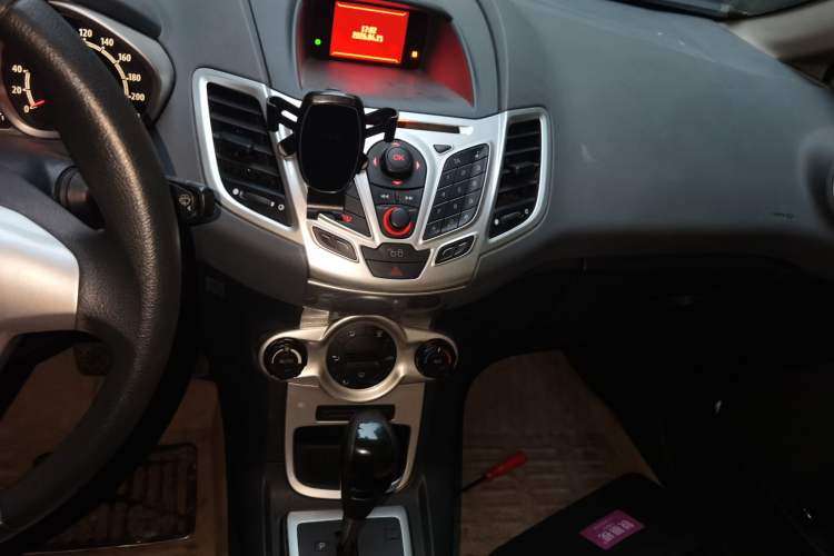 Used Ford Fiesta 2009 Hatchback 1.5L Automatic Sport Model Audio And AC Panel