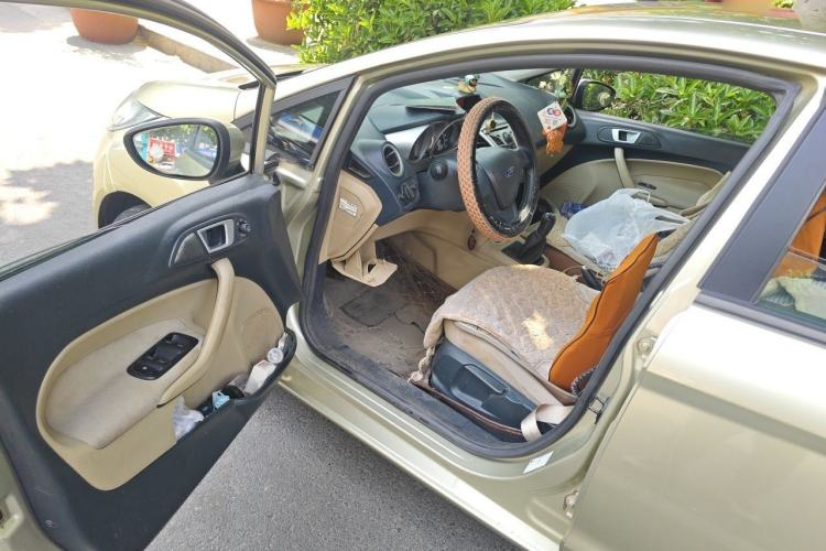 Used Ford Fiesta 2009 Sedan 1.5L Manual Fashion Edition Driver Seat