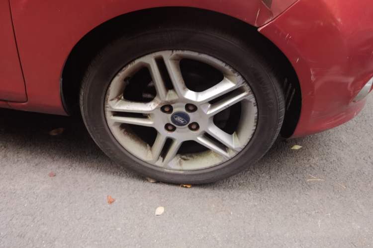 Used Ford Fiesta 2009 Hatchback 1.5L Automatic Sport Model Right Front Wheel Hub