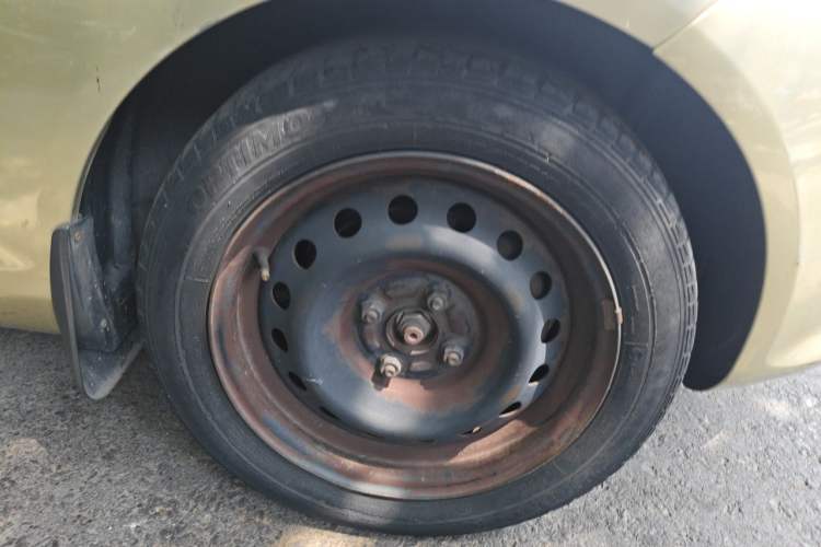Used Ford Fiesta 2009 Sedan 1.5L Manual Fashion Edition Right Front Wheel Hub