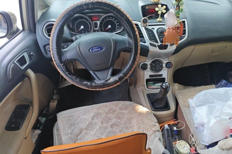 Used Ford Fiesta 2009 Sedan 1.5L Manual Fashion Edition Steering Wheel