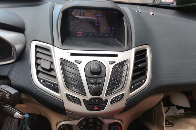 Used Ford Fiesta 2009 Hatchback 1.5L Automatic Fashion Edition Audio And AC Panel