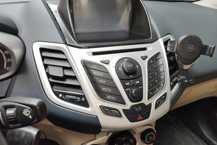 Used Ford Fiesta 2009 Sedan 1.5L Automatic Fashion Edition Audio And AC Panel