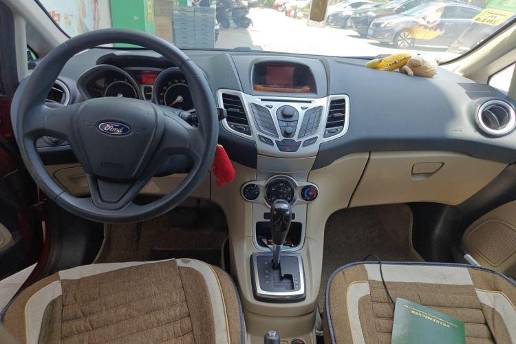 Used Ford Fiesta 2009 Hatchback 1.5L Automatic Fashion Edition Center Console