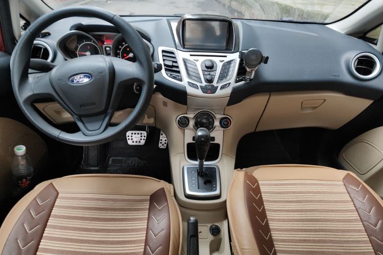 Used Ford Fiesta 2009 Sedan 1.5L Automatic Fashion Edition Center Console