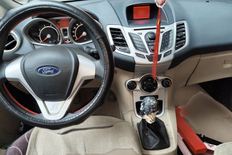 Used Ford Fiesta 2009 Hatchback 1.5L Manual Fashion Edition Center Console