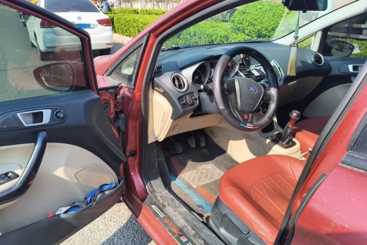 Used Ford Fiesta 2009 Sedan 1.5L Manual Fashion Edition Driver Seat