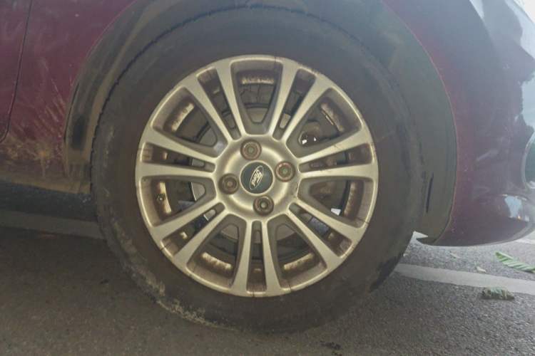 Used Ford Fiesta 2009 Hatchback 1.5L Manual Fashion Edition Right Front Wheel Hub