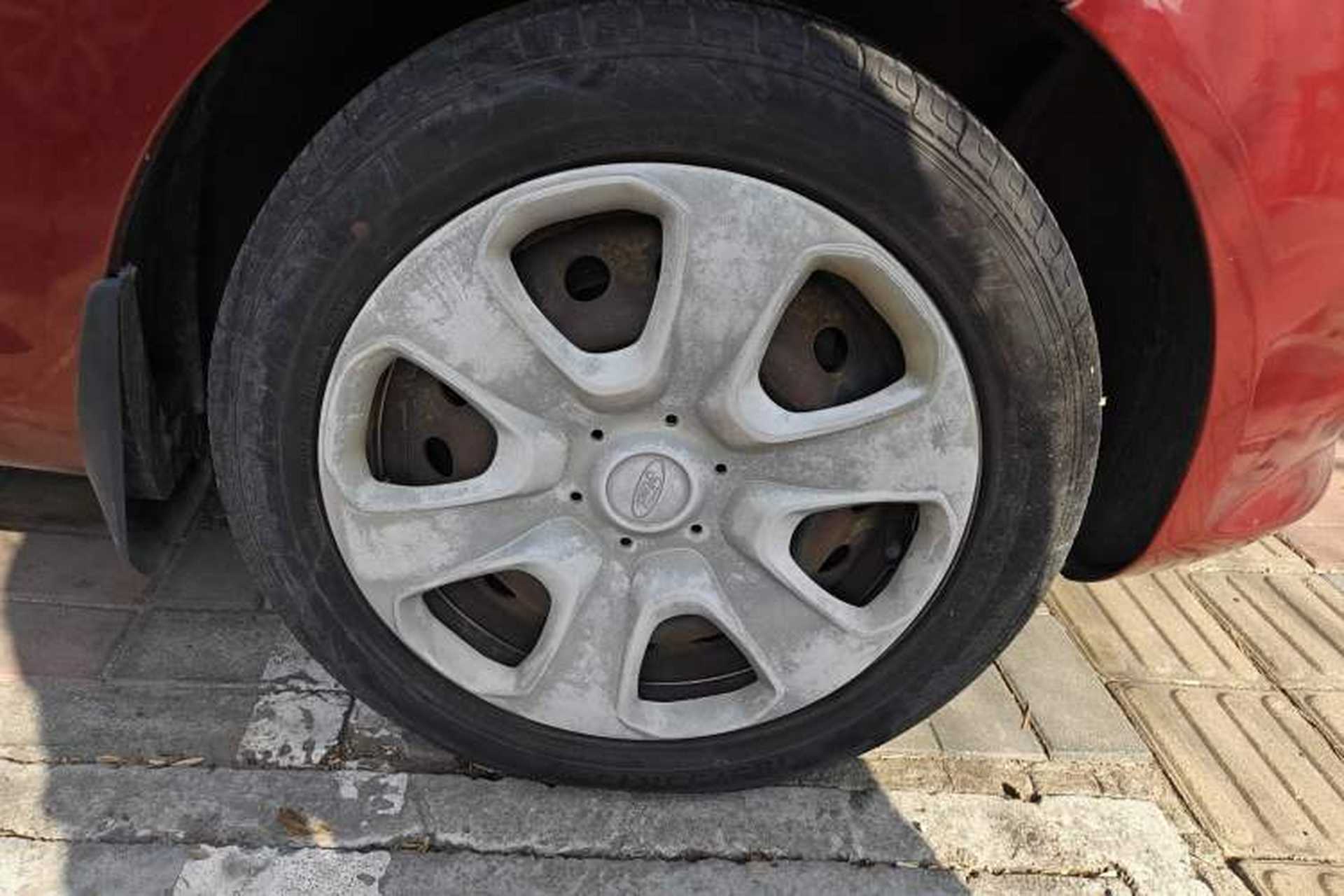 Used Ford Fiesta 2009 Sedan 1.5L Automatic Fashion Edition Right Front Wheel Hub