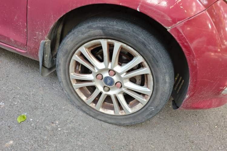 Used Ford Fiesta 2009 Hatchback 1.5L Automatic Fashion Edition Right Front Wheel Hub