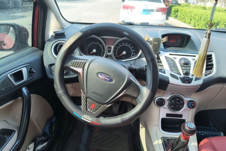 Used Ford Fiesta 2009 Sedan 1.5L Manual Fashion Edition Steering Wheel