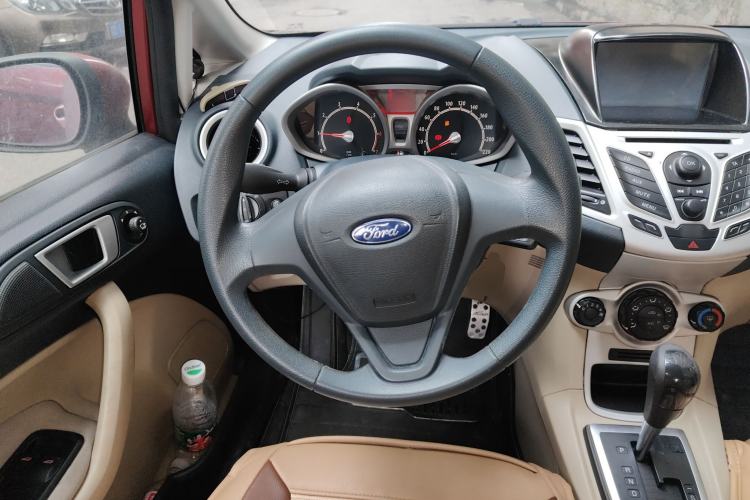 Used Ford Fiesta 2009 Sedan 1.5L Automatic Fashion Edition Steering Wheel