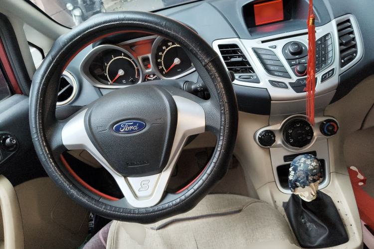 Used Ford Fiesta 2009 Hatchback 1.5L Manual Fashion Edition Steering Wheel