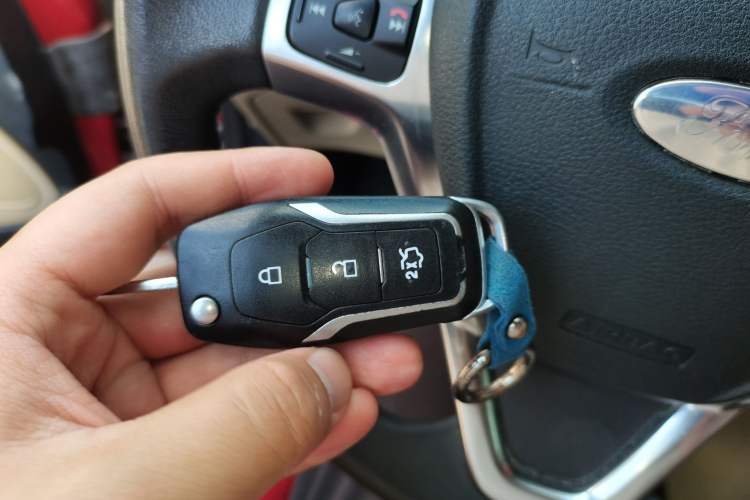 Used Ford Fiesta 2009 Hatchback 1.5L Automatic Fashion Edition Vehicle Key