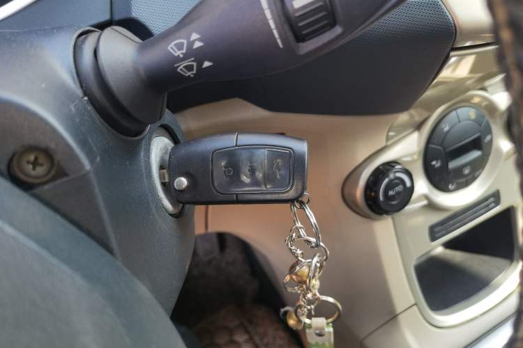 Used Ford Fiesta 2009 Sedan 1.5L Automatic Luxury Model Vehicle Key