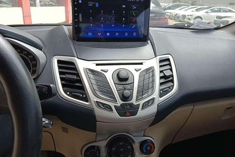 Used Ford Fiesta 2009 Sedan 1.5L Automatic Fashion Edition Audio And AC Panel