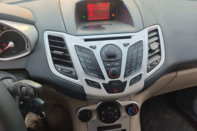 Used Ford Fiesta 2009 Hatchback 1.5L Manual Fashion Edition Audio And AC Panel