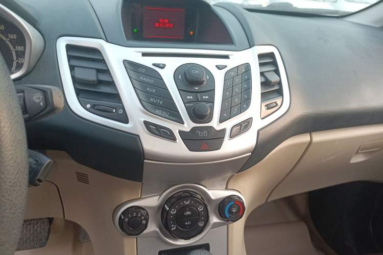 Used Ford Fiesta 2009 Sedan 1.5L Automatic Fashion Edition Audio And AC Panel