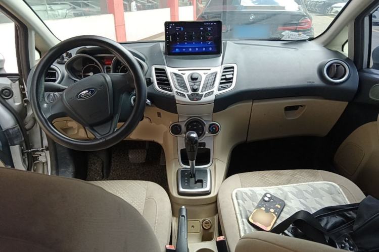 Used Ford Fiesta 2009 Sedan 1.5L Automatic Fashion Edition Center Console