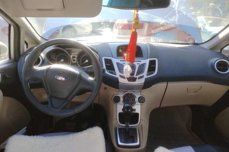 Used Ford Fiesta 2009 Sedan 1.5L Automatic Fashion Edition Center Console