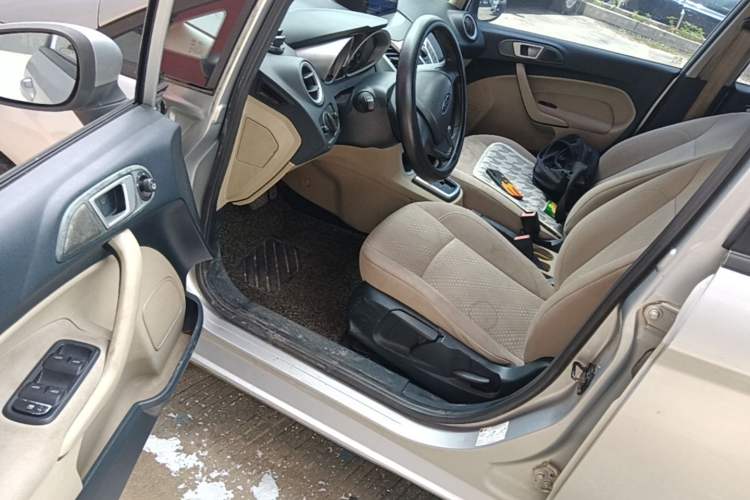 Used Ford Fiesta 2009 Sedan 1.5L Automatic Fashion Edition Driver Seat
