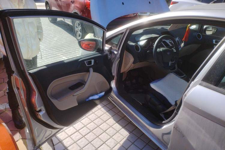 Used Ford Fiesta 2009 Sedan 1.5L Automatic Fashion Edition Driver Seat