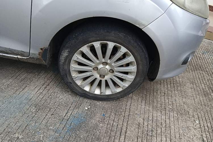 Used Ford Fiesta 2009 Sedan 1.5L Automatic Fashion Edition Right Front Wheel Hub