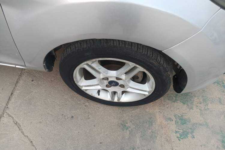 Used Ford Fiesta 2009 Sedan 1.5L Automatic Fashion Edition Right Front Wheel Hub