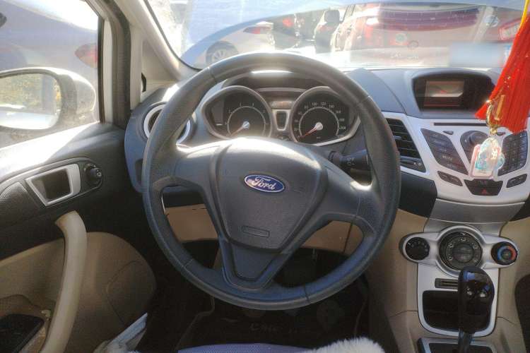 Used Ford Fiesta 2009 Sedan 1.5L Automatic Fashion Edition Steering Wheel