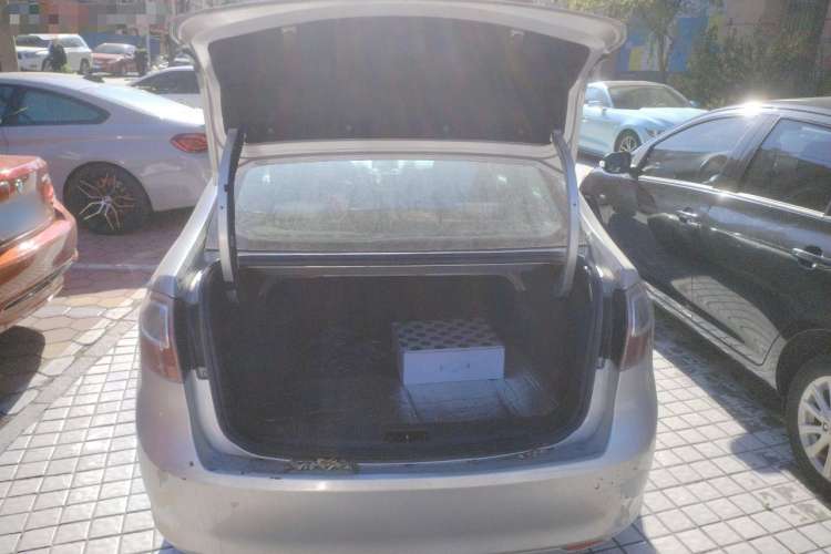Used Ford Fiesta 2009 Sedan 1.5L Automatic Fashion Edition Trunk