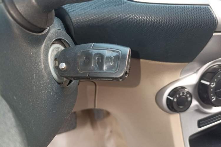 Used Ford Fiesta 2009 Sedan 1.5L Automatic Fashion Edition Vehicle Key