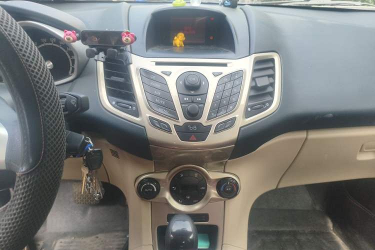 Used Ford Fiesta 2009 Sedan 1.5L Automatic Luxury Model Audio And AC Panel