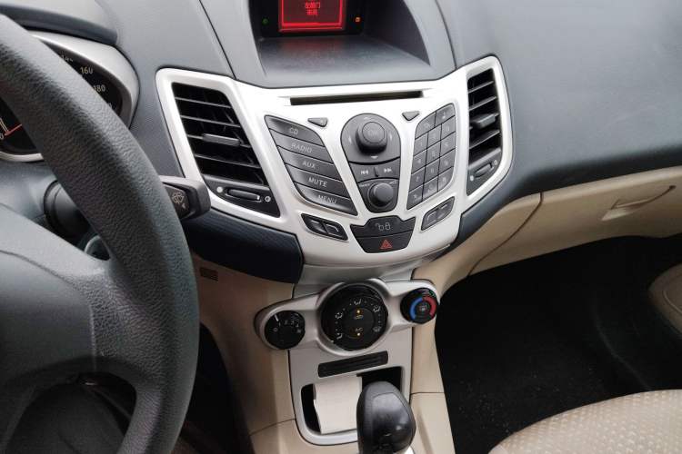 Used Ford Fiesta 2009 Sedan 1.5L Automatic Fashion Edition Audio And AC Panel