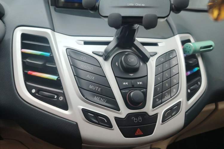 Used Ford Fiesta 2009 Sedan 1.5L Automatic Fashion Edition Audio And AC Panel